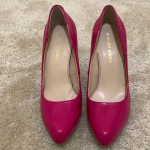 Pink high heel shoes size 6.5